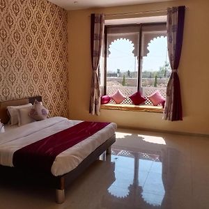 Deluxe Double Room Bath